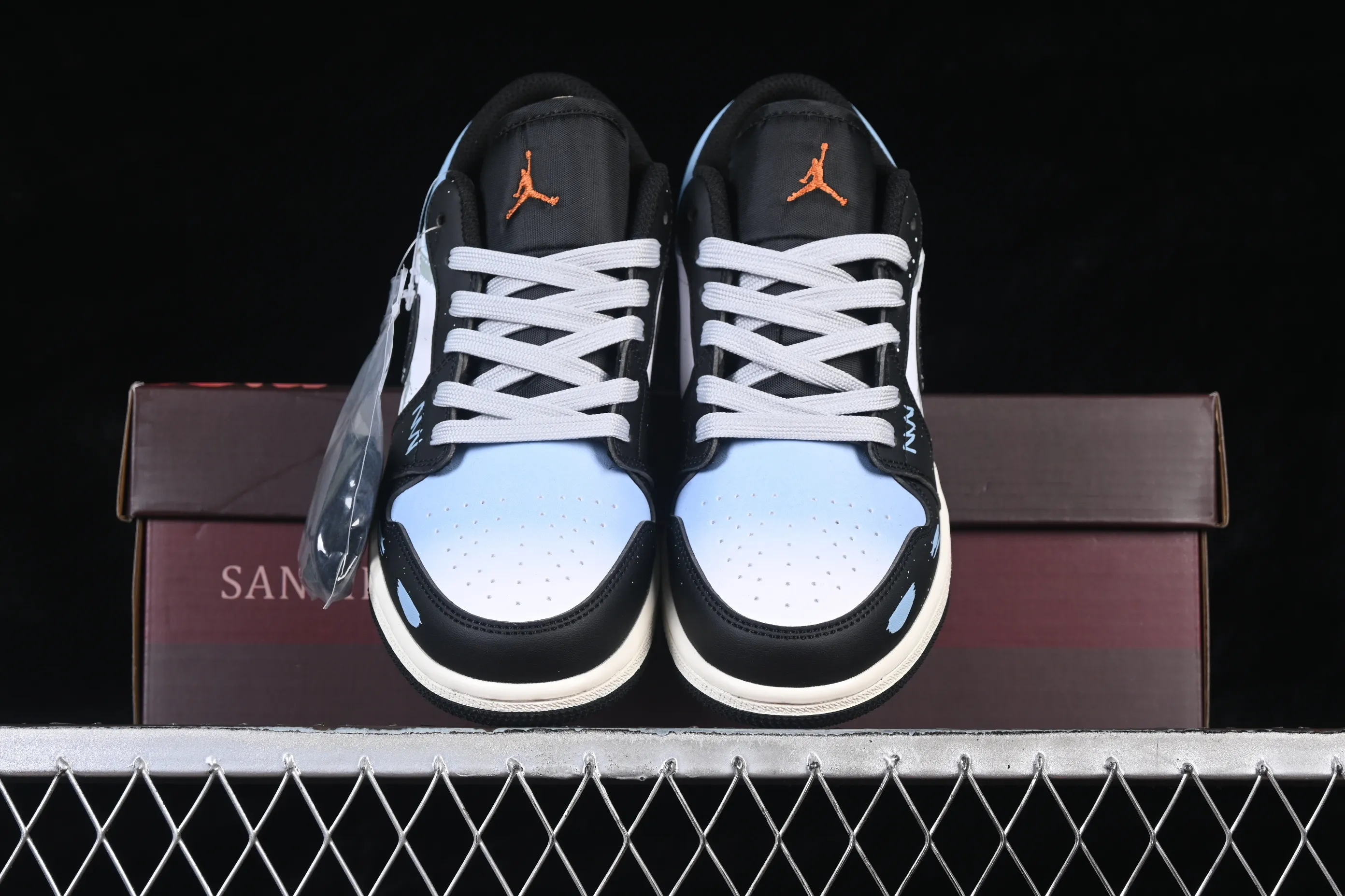 All categories Air Jordan Jordan series basketball shoes Air Jordan 1 Low Air Jordan 1 Low AJ1 Joe 1 Year of the Horse limited low-top cultural casual sneakers 553560-081